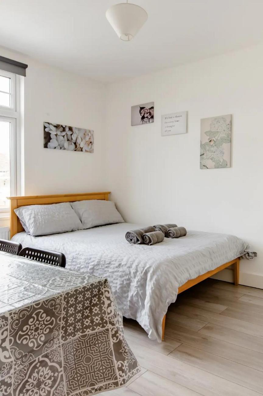 Double Room Edmonton Green, London N9 Εξωτερικό φωτογραφία